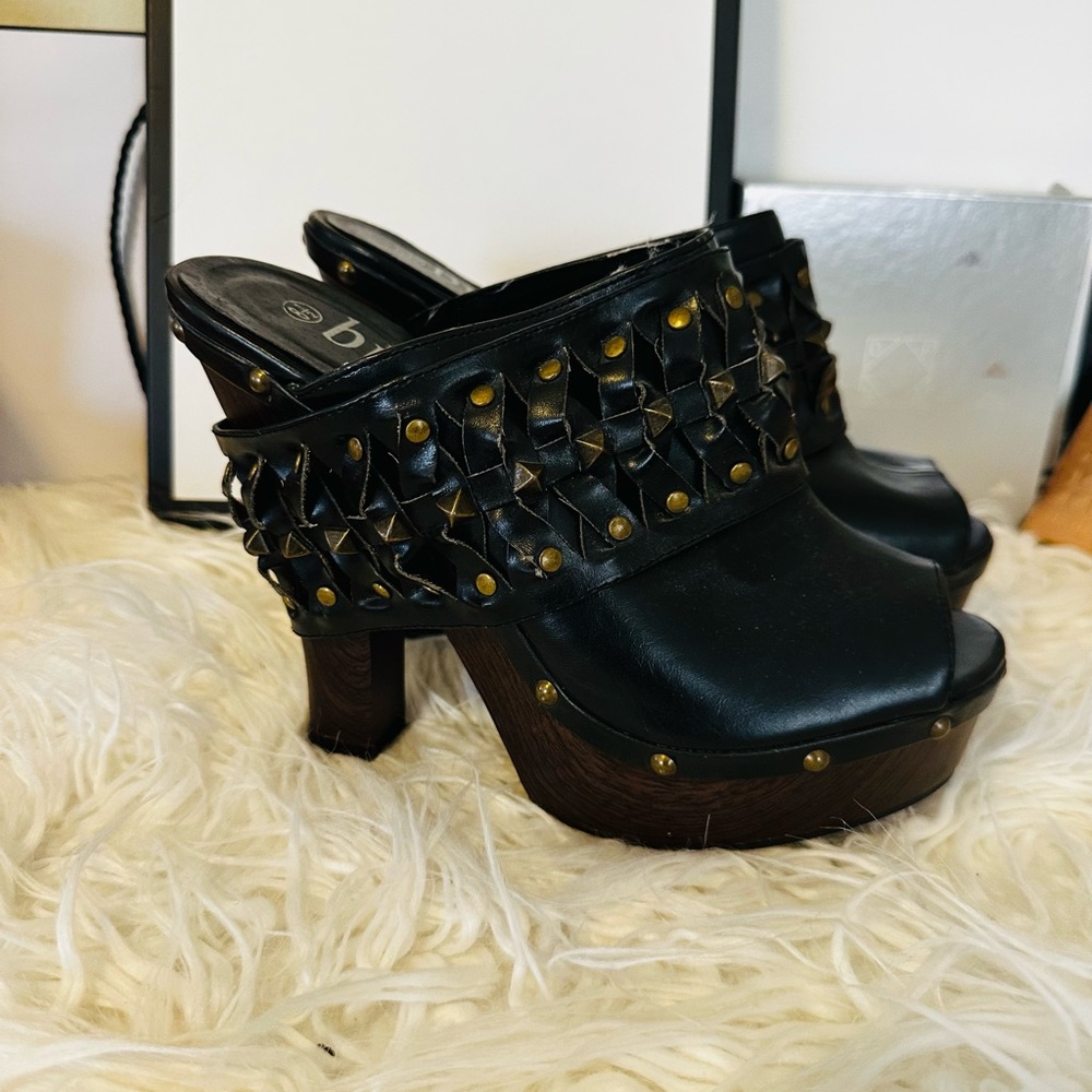 Leather mules